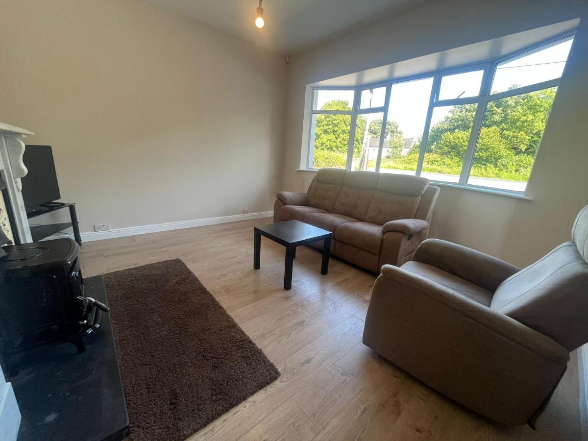 Yeats Lodge Self Catering Apartment And Bar Galway Eksteriør billede