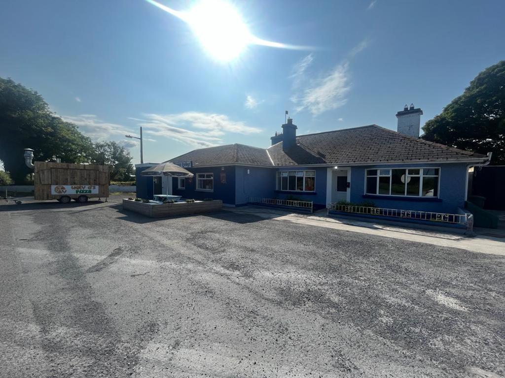 Yeats Lodge Self Catering Apartment And Bar Galway Eksteriør billede