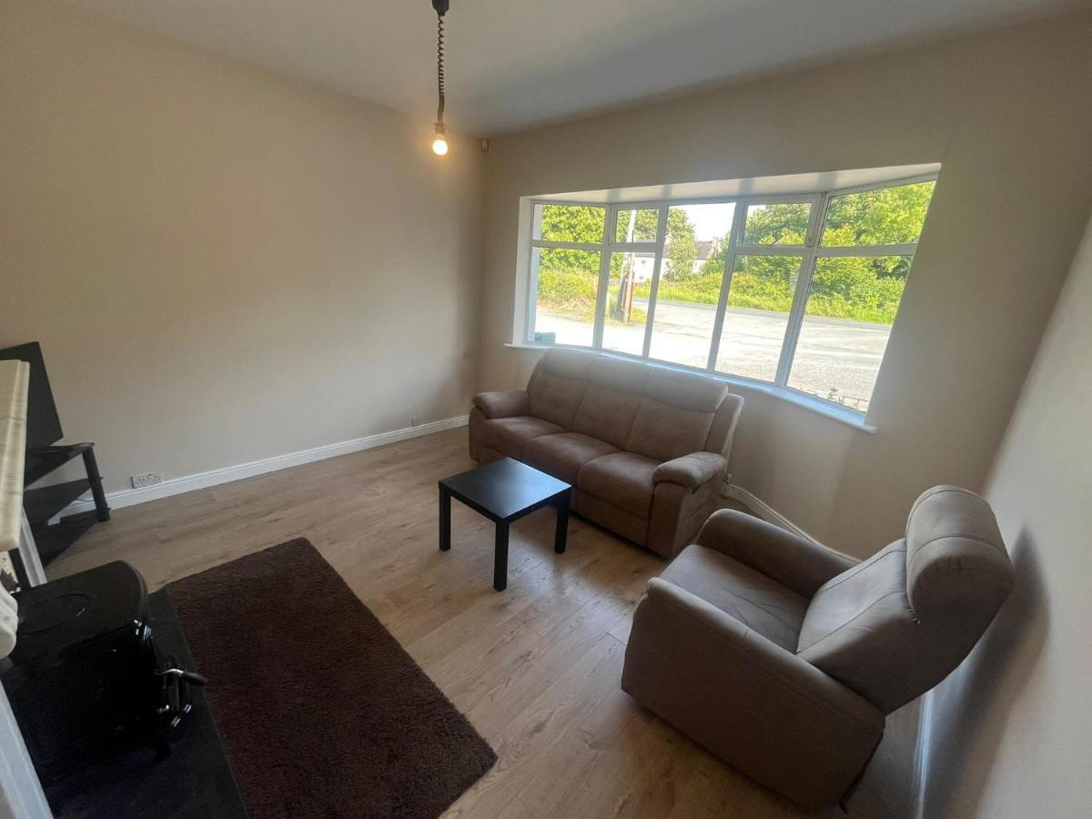 Yeats Lodge Self Catering Apartment And Bar Galway Eksteriør billede