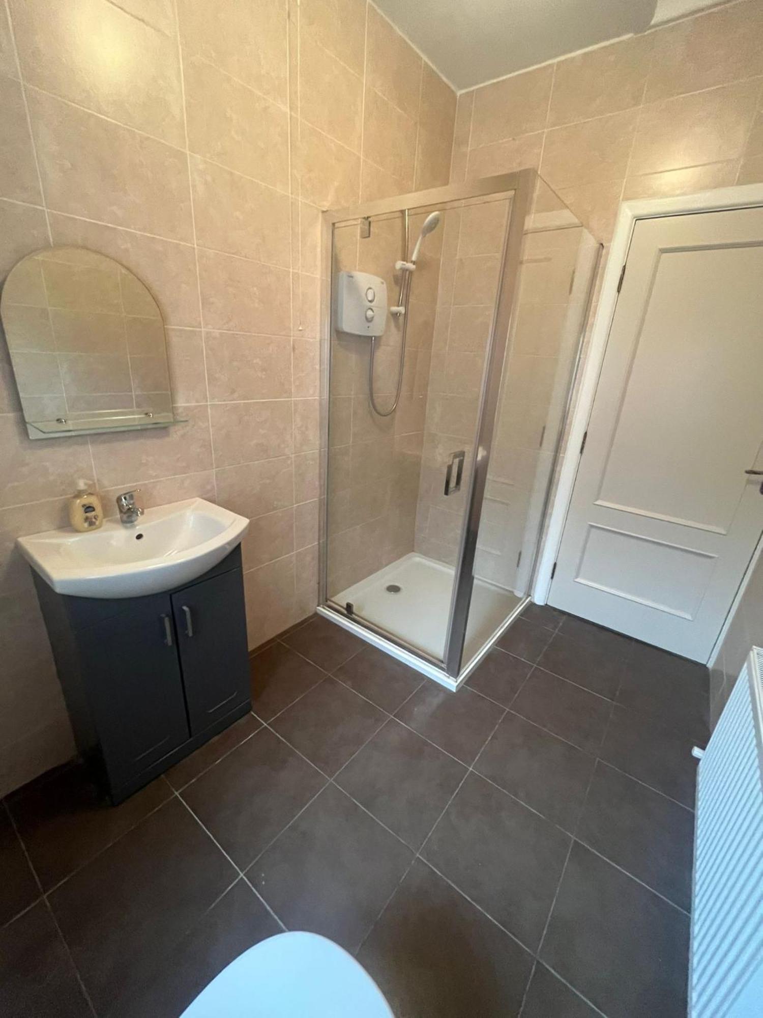 Yeats Lodge Self Catering Apartment And Bar Galway Eksteriør billede